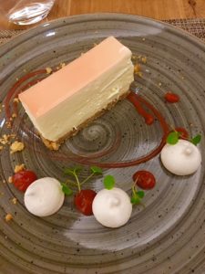 Rhubarb cheesecake